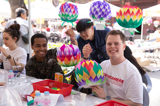 There will be a special event for foreigners on May 11, where they can have a go at making their own lotus lantern. [JOGYE ORDER OF KOREAN BUDDHISM]