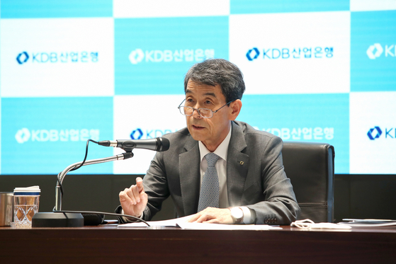 Korea Development Bank Chairman Lee Dong-gull speaks to reporters at a press conference on May 2. [YONHAP]