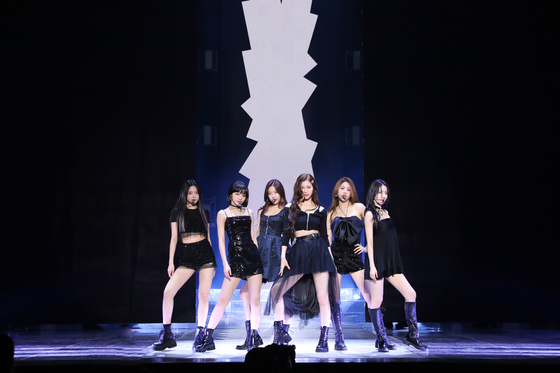 Girl group Le Sserafim performs during its debut showcase on May 2 at Jangchung Arena in central Seoul. [SOURCE MUSIC]