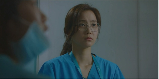 Shin plays the quiet and responsible resident doctor Jang Gyeo-ul in tvN's ″Hospital Playlist″ [TVN]