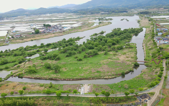 Air view of the Jangseon wetlands in Gokseong [JOONGANG ILBO]