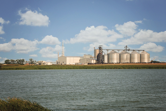 A view of a plant that creates corn ethanol, a type of bio fuel. SK E&S invested in a project that captures carbon dioxide from corn ethanol plants and stores it in a facility in North Dakota. [SK E&S]