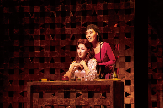 Actors Ivy as Amneris, front and Jeon during a scene in the 2019 production of "Aida." [SEENSEE COMPANY]