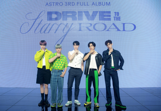 CELEB] Boy band ASTRO leads fans down a 'starry road