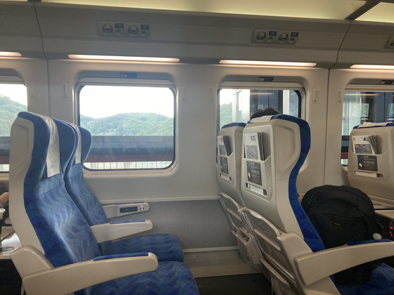 Seats on KTX-Eum, Korea's first domestically-developed high-speed train utilizing power distribution system [CHO JUNG-WOO]