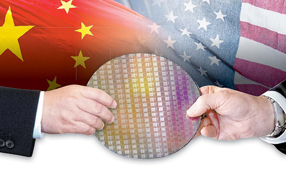Korea is facing chip war between the United States and China, and reorganization of the global semiconductor supply chain. [JOONGANG PHOTO]