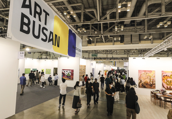 Art Busan 2022 kicked off on Thursday for press and VIP art collectors at Bexco in Haeundae District, Busan. [YONHAP]