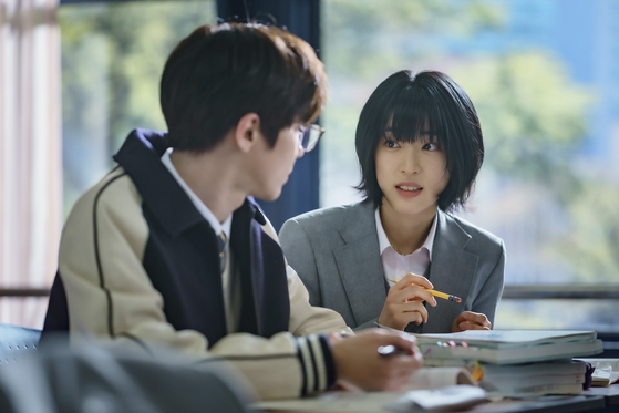 Two teenage protagonists — Ah-yi and Il-deung — are portrayed by Choi Sung-eun and Hwang In-youp [NAVER WEBTOON, NETFLIX]