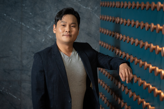Director Lee Sang-yong made his feature film debut with “The Roundup,” a sequel to “The Outlaws” (2017) revolving around villain-tackling police officer Ma Seok-do. [ABO ENTERTAINMENT]