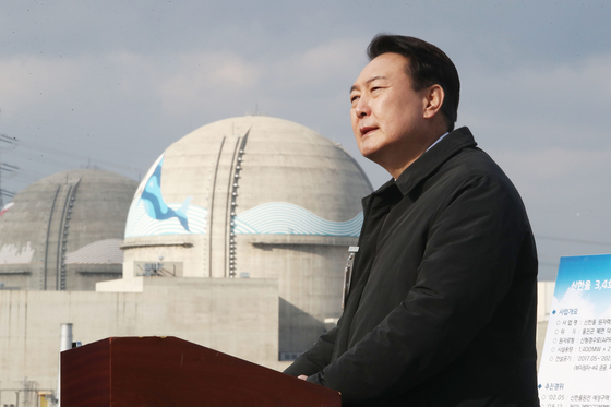 President Yoon Suk-yeol visiting one of the nuclear power plant construction site in Uljin, North Gyeongsang, in December 2021 as a presidential candidate. [YONHAP] 
