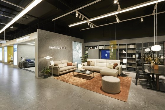 A Hanssem Design Park store, which opened last year at Lotte Maison, a living specialty store located in Busan. [HANSSEM]