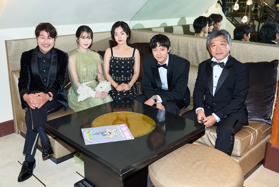 The cast of "Broker" and Kore-eda after the closing ceremony of the 75th Cannes International Festival on May 28. [CJ ENM]                