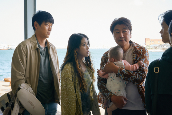 Lee Ji-eun portrays single mother So-young in "Broker" who leaves her baby at the baby box, but comes back for him. She decides to accompany Sang-hyun and Dong-hyun to find a better home for her baby. [CJ ENM]