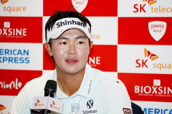 Kim Seong-hyeon talks to reporters after the first round of the SK TELECOM Open 2022 on June 2 at Pinx Golf Club in Seogwipo, Jeju Isalnd. [YONHAP]