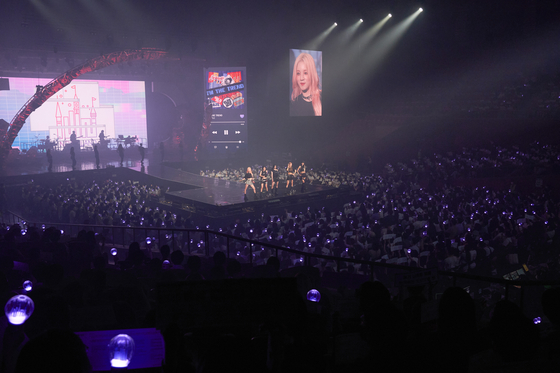 Approximately 2,500 (G)I-DLE fans, dubbed Neverland, attended Friday's opening night. [CUBE ENTERTAINMENT]      