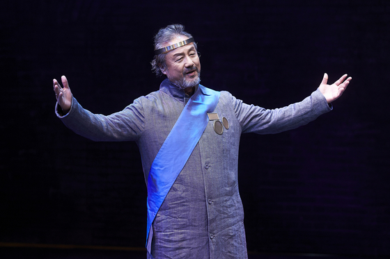 Shakespeare's tragedy ″Hamlet″ will be staged at the National Theater of Korea next month, featuring an array of Korea's veteran actors, including Jung Dong-hwan, pictured. [SEENSEE COMPANY]