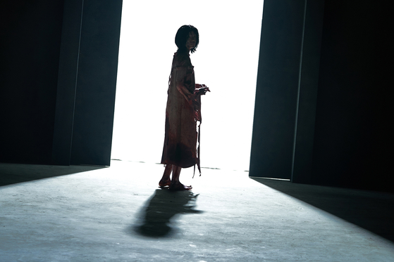 Silhouette of actor Shin Si-ah in the role of "girl" in the film ″The Witch: Part 2. The Other One″ [NEW] 