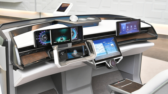 Hyundai Mobis’ M.VICS autonomous driving cockpit system introduced last year. [HYUNDAI MOBIS]  
