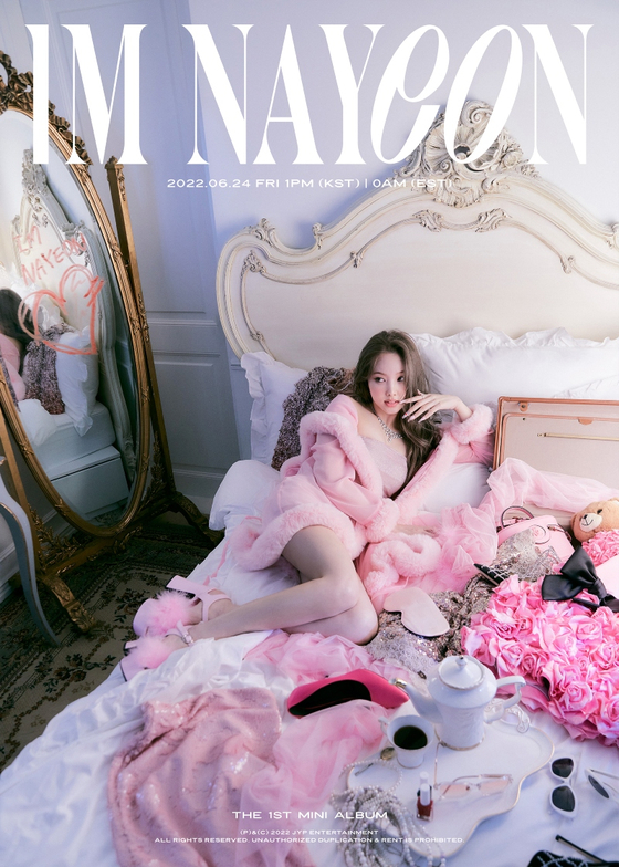  Concept photo of Nayeon for her first solo EP "IM NAYEON" [JYP ENTERTAINMENT]