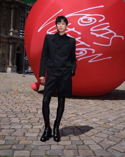 Actor Kang Dong-won recently became Louis Vuitton's ambassador to the world. [LOUIS VUITTON]