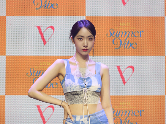 SinB of Viviz during a showcase event for its new EP "Summer Vibe" at Yes24 Live Hall in eastern Seoul on Wednesday. [BIG PLANET MADE]