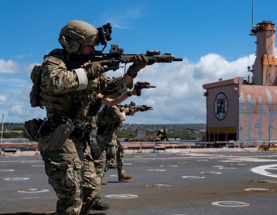 South Korean and U.S. special operations forces train together during the ongoing U.S.-led Rim of the Pacific (Rimpac) exercises in Hawaii on July 3. [U.S. INDO-PACIFIC COMMAND]