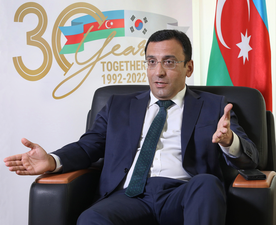 Azerbaijan Ambassador to Korea Ramzi Teymurov speaks with the Korea JoongAng Daily at the embassy in Seoul on June 14. [PARK SANG-MOON]