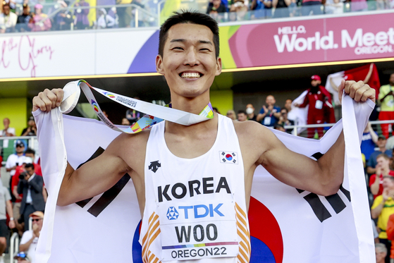 높이뛰기 우상혁, 세계선수권서 한국 최초 은메달 획득