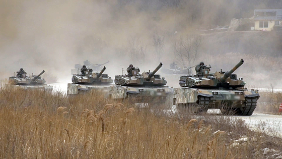 K-2 battle tanks on field exercises in January last year [MINISTRY OF DEFENSE]