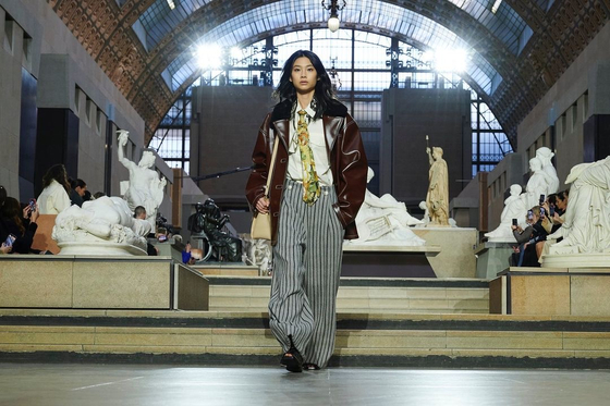 Actor Hoyeon, or Jung Ho-yeon, walked the catwalk in the opening and finale of the Louis Vuitton Fall/Winter 2022 show on March 7 in Paris. [LOUIS VUITTON]