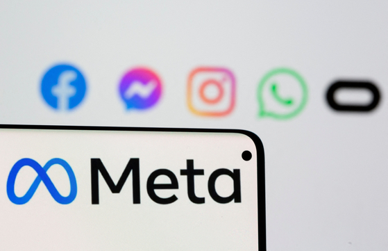 Meta is under fire in Korea for forcing local users to agree to its new privacy policy until next month.[REUTERS/YONHAP]