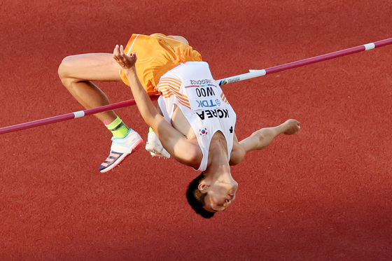 Woo Sang-hyeok of Korea competes in the final of the men's high jump at the World Athletics Championships in Eugene, Oregon on Monday.  [EPA/YONHAP]