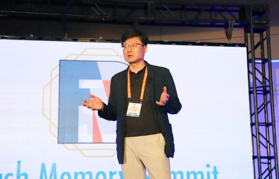 Choi Jung-dal, head of NAND development at SK hynix, speaks during his keynote speech at the Flash Memory Summit 2022 Wednesday, held in Santa Clara, California. [SK HYNIX]