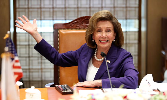 U.S. Speakers Nancy Pelosi during a meeting with Korean Speaker Kim Jin-pyo at the National Assembly in Seoul on Thursday. [JOINT PRESS CORPS] 