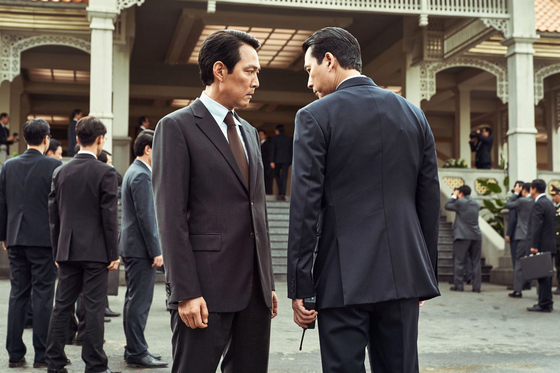 A scene from the film. “Hunt” marks the screen reunion of Lee Jung-jae and Jung Woo-sung, 23 years after they last appeared together in “City of the Rising Sun” (1999). [MEGABOX PLUS M]