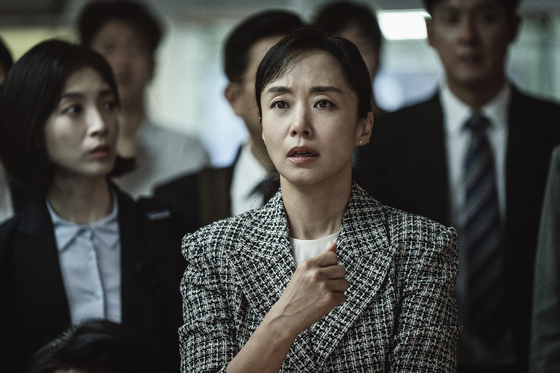 Jeon Do-yeon as Sook-hee, the minister of Land, Infrastructure and Transport who takes charge of handling the aviation disaster.[SHOWBOX]