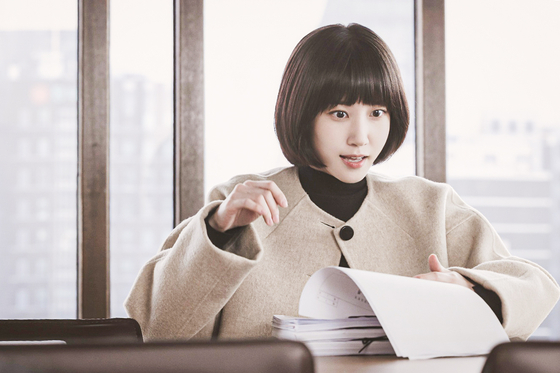 A scene from ″Extraordinary Attorney Woo″ featuring actor Park Eun-bin as lawyer Woo Young-woo [ENA]