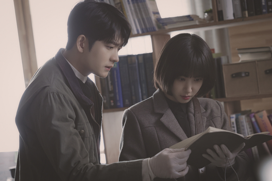 The popular series faced criticism for its unrealistic portrayal of autistic character Woo Young-woo, portrayed by Park Eun-bin. Young-woo is a genius attorney who starts a romantic relationship with her co-worker Jun-ho, portrayed by Kang Tae-oh. [ASTORY]