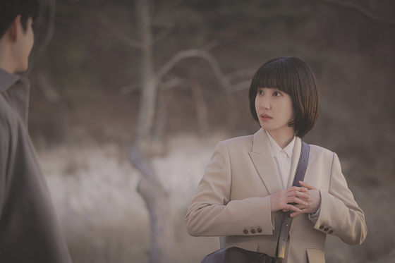 Actor Park Eun-bin portrays an autistic attorney Woo Young-woo of the big-name law firm Hanbada who tackles the cases and the stereotypes of the people who look down on her. [ASTORY]