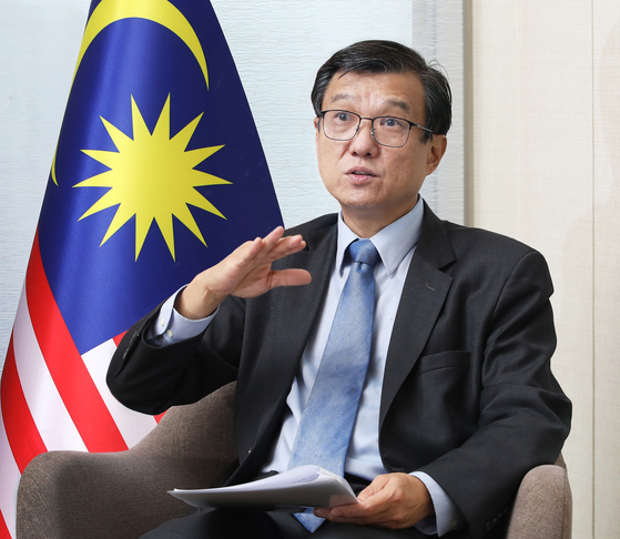Malaysian Ambassador to Korea Lim Juay Jin speaks with the Korea JoongAng Daily at the embassy in Seoul on Tuesday. [PARK SANG-MOON]