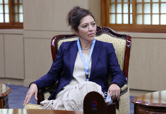 Elizabeth Salmon during her meeting with Foreign Minister Park Jin at the foreign ministry in central Seoul on Aug. 31. [YONHAP]