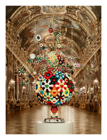 Takashi Murakami’s “Oval Buddha” on display at the Chateau de Versailles in 2010. [CHATEAU DE VERSAILLES] 