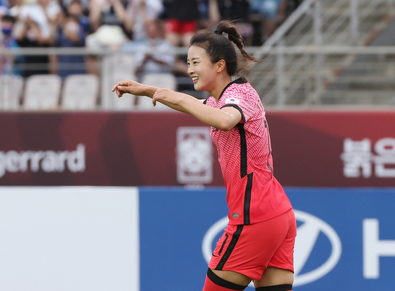 Choe Yu-ri celebrates after scoring for Korea in a friendly against Jamaica at Hwaseong Sports Town in Hwaseong, Gyeonggi on Saturday. [YONHAP]