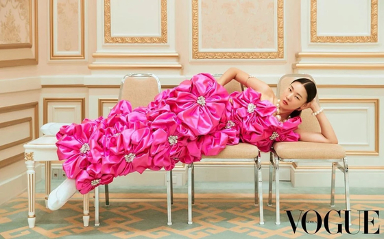 Model Han Hye-jin poses inside Blue House's Yeongbingwan for a photoshoot for Vogue Korea. [SCREEN CAPTURE]