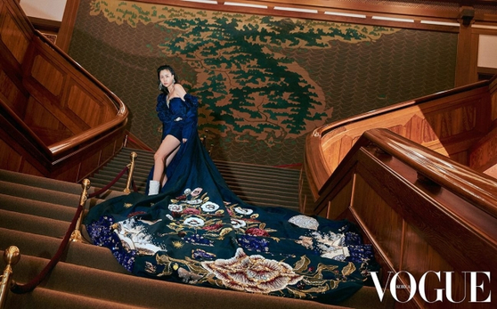 Vogue Korea's photoshoot at the Blue House [SCREEN CAPTURE]