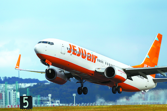 Jeju Air’s aircraft takes off from Incheon International Airport. [JEJU AIR]