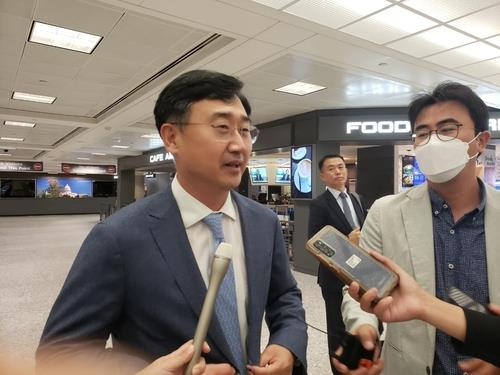 Korea's Vice Defense Minister Shin Beom-chul speaks to the press upon arrival at Dulles International Airport near Washington, D.C., on Sept. 13, 2022. [YONHAP]