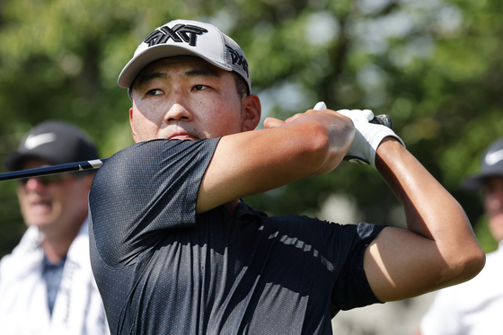 Kang Sung-hoon hits his tee shot on the 10th hole during the first round of the Wyndham Championship on Aug. 4 in Greensboro, North Carolina. [AP/YONHAP]