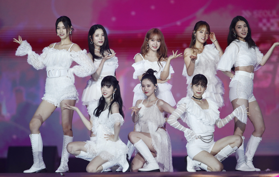 Girl group Weki Meki performs at the opening ceremony of Seoul Festa 2022 at the Jamsil Sports Complex in southern Seoul on Aug. 10, 2022. [NEWS1]