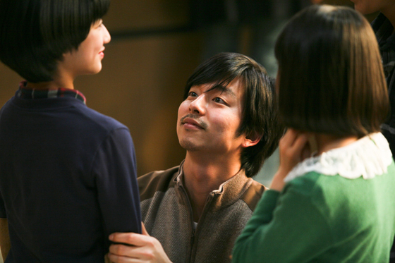 A scene from 2011 film “Silenced,” where Gong Yoo depicts a newly appointed art teacher who witnesses the sexual abuse of students committed by faculty members at a school for deaf children. [CJ ENM]